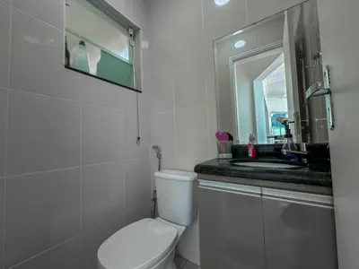 Casa - Sobrado com 3 quartos (sendo 2 suite(s)) a 200,00 metros praia.