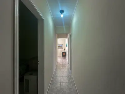 Casa - Térrea com piscina com 3 quartos (sendo 1 suite(s)) a 550,00 metros praia.