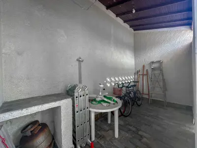 Casa - Térrea com piscina com 3 quartos (sendo 1 suite(s)) a 550,00 metros praia.