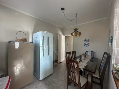 Casa - Térrea com piscina com 3 quartos (sendo 1 suite(s)) a 550,00 metros praia.
