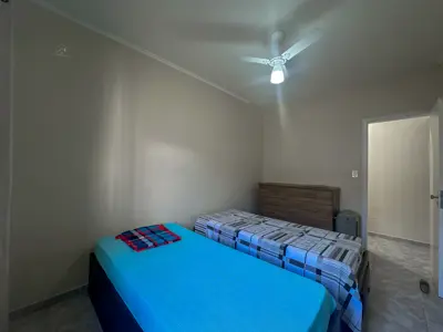 Casa - Térrea com piscina com 3 quartos (sendo 1 suite(s)) a 550,00 metros praia.