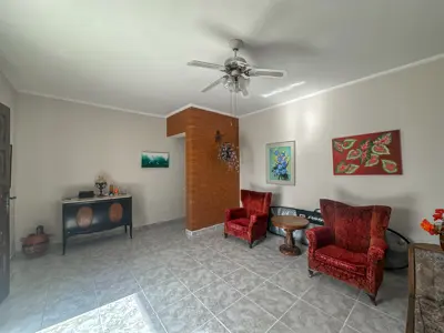 Casa - Térrea com piscina com 3 quartos (sendo 1 suite(s)) a 550,00 metros praia.