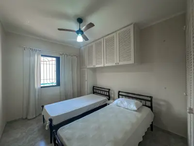 Casa - Térrea com piscina com 3 quartos (sendo 1 suite(s)) a 550,00 metros praia.