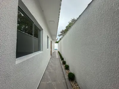 Casa - Térrea com piscina com 3 quartos (sendo 3 suite(s)) a 1000,00 metros praia.