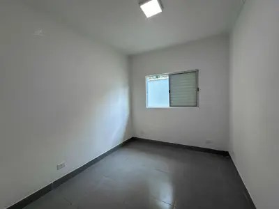 Casa - Térrea com piscina com 3 quartos (sendo 3 suite(s)) a 1000,00 metros praia.