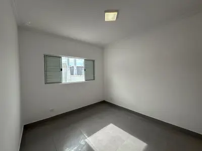 Casa - Térrea com piscina com 3 quartos (sendo 3 suite(s)) a 1000,00 metros praia.