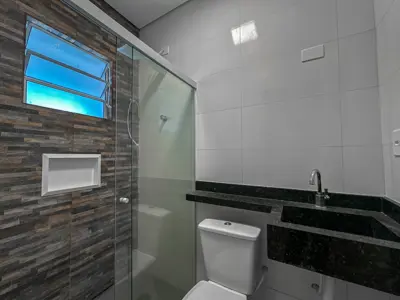 Casa - Térrea com piscina com 3 quartos (sendo 3 suite(s)) a 1000,00 metros praia.