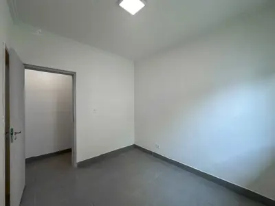 Casa - Térrea com piscina com 3 quartos (sendo 3 suite(s)) a 1000,00 metros praia.