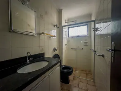Apartamento - Alto com 3 quartos (sendo 1 suite(s)) a 500,00 metros praia.