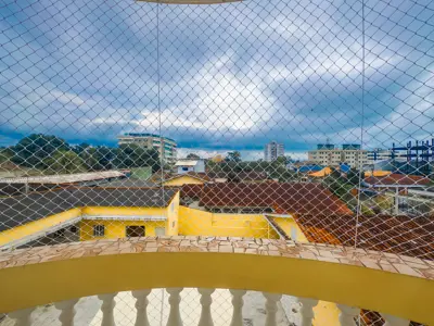 Apartamento - Alto com 3 quartos (sendo 1 suite(s)) a 500,00 metros praia.