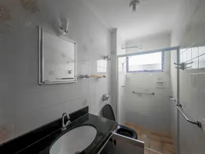 Apartamento - Alto com 3 quartos (sendo 1 suite(s)) a 500,00 metros praia.