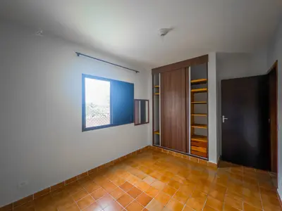 Apartamento - Alto com 3 quartos (sendo 1 suite(s)) a 500,00 metros praia.