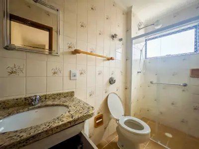 Apartamento - Alto com 3 quartos (sendo 1 suite(s)) a 500,00 metros praia.