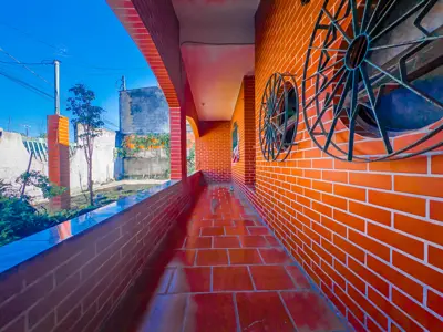 Casa - Térrea com 2 quartos  a 3800,00 metros praia.