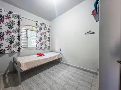 Casa - Térrea com 2 quartos  a 3800,00 metros praia.