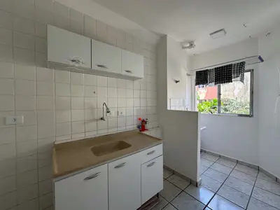 Apartamento - Amplo com 2 quartos  a 5000,00 metros praia.