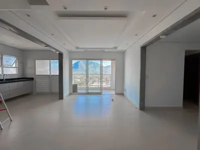 Apartamento - Cobertura com 3 quartos (sendo 2 suite(s)) a 600,00 metros praia.