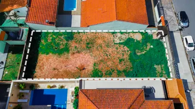 Terreno - Plano com  quartos  a 900,00 metros praia.