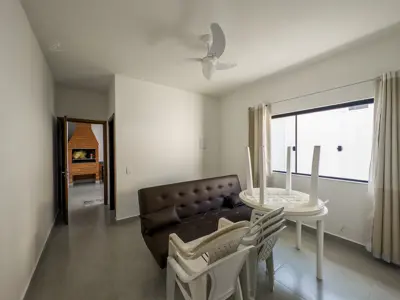 Casa - Térrea com 4 quartos (sendo 1 suite(s)) a 900,00 metros praia.