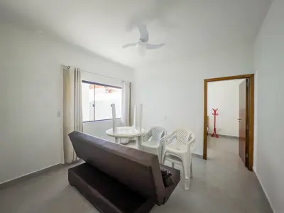 Casa - Térrea com 4 quartos (sendo 1 suite(s)) a 900,00 metros praia.