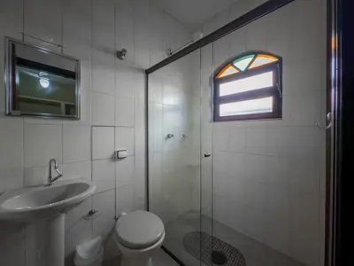 Casa - Térrea com 4 quartos (sendo 1 suite(s)) a 900,00 metros praia.