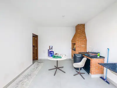 Casa - Térrea com 4 quartos (sendo 1 suite(s)) a 900,00 metros praia.