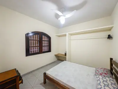Casa - Térrea com 4 quartos (sendo 1 suite(s)) a 900,00 metros praia.