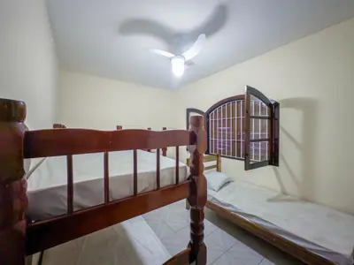 Casa - Térrea com 4 quartos (sendo 1 suite(s)) a 900,00 metros praia.