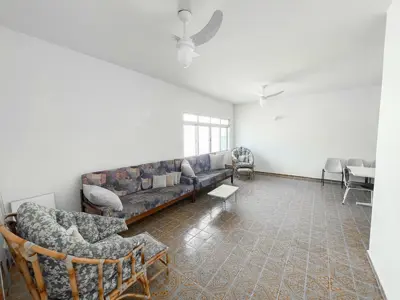 Casa - Térrea com 3 quartos (sendo 1 suite(s)) a 700,00 metros praia.
