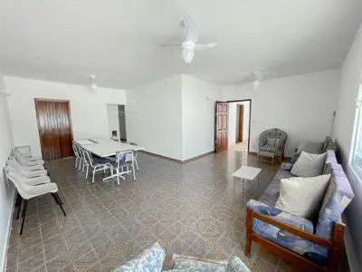 Casa - Térrea com 3 quartos (sendo 1 suite(s)) a 700,00 metros praia.