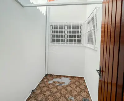 Casa - Térrea com 3 quartos (sendo 1 suite(s)) a 700,00 metros praia.