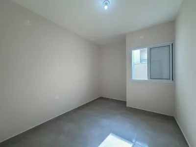 Casa - Térrea com 2 quartos (sendo 1 suite(s)) a 3,00 metros praia.