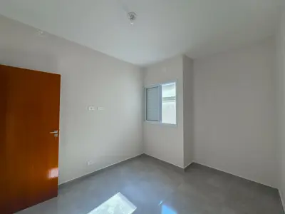 Casa - Térrea com 2 quartos (sendo 1 suite(s)) a 3,00 metros praia.