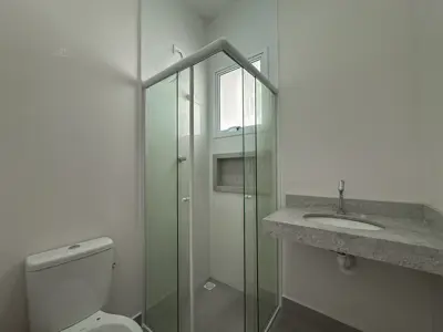 Casa - Térrea com 2 quartos (sendo 1 suite(s)) a 3,00 metros praia.