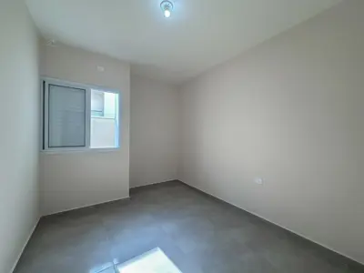 Casa - Térrea com 2 quartos (sendo 1 suite(s)) a 3,00 metros praia.