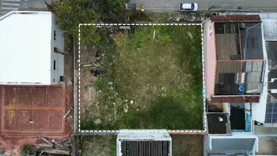 Terreno - Amplo com  quartos  a 1000,00 metros praia.