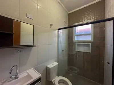 Casa - Térrea com piscina com 3 quartos (sendo 1 suite(s)) a 1300,00 metros praia.