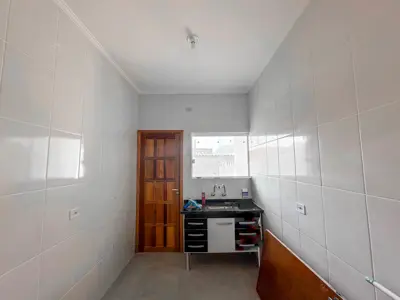 Casa - Térrea com piscina com 3 quartos (sendo 1 suite(s)) a 1300,00 metros praia.
