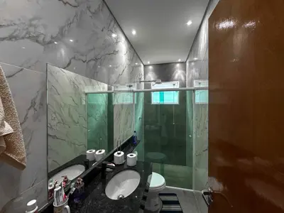 Casa - Térrea com piscina com 3 quartos (sendo 1 suite(s)) a 1500,00 metros praia.