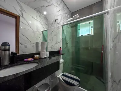Casa - Térrea com piscina com 3 quartos (sendo 1 suite(s)) a 1500,00 metros praia.