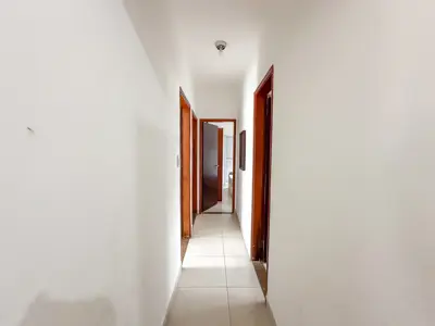 Casa - Térrea com Edícula com 3 quartos (sendo 1 suite(s)) a 200,00 metros praia.