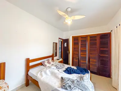 Casa - Térrea com Edícula com 3 quartos (sendo 1 suite(s)) a 200,00 metros praia.