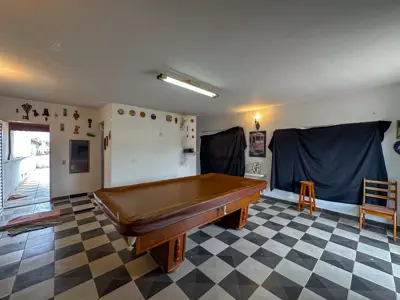 Casa - Térrea com Edícula com 3 quartos (sendo 1 suite(s)) a 200,00 metros praia.