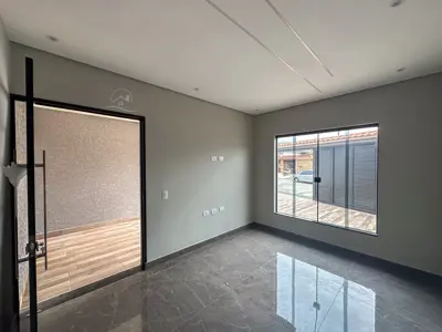Casa - Térrea com piscina com 2 quartos (sendo 1 suite(s)) a 3000,00 metros praia.