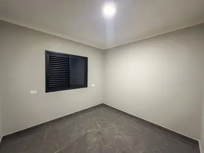 Casa - Térrea com piscina com 2 quartos (sendo 1 suite(s)) a 3000,00 metros praia.