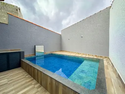 Casa - Térrea com piscina com 2 quartos (sendo 1 suite(s)) a 3000,00 metros praia.