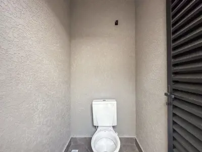 Casa - Térrea com piscina com 2 quartos (sendo 1 suite(s)) a 3000,00 metros praia.