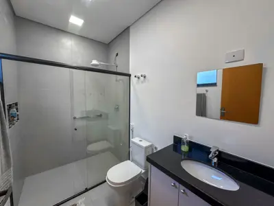 Casa - Sobrado Novo com 4 quartos (sendo 4 suite(s)) a 1500,00 metros praia.