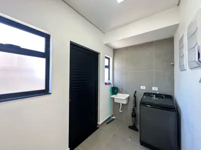 Casa - Sobrado Novo com 4 quartos (sendo 4 suite(s)) a 1500,00 metros praia.