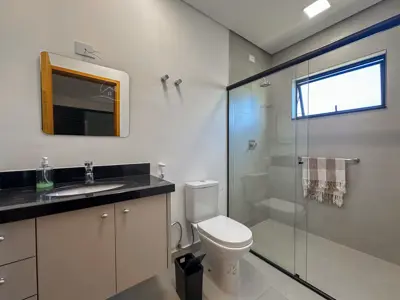 Casa - Sobrado Novo com 4 quartos (sendo 4 suite(s)) a 1500,00 metros praia.